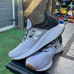 - New Balance Women's Fresh Foam ROAV V1 Sneaker